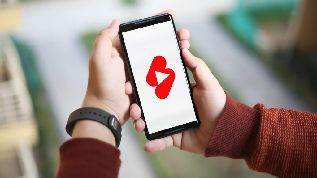 Actor creating YouTube and faceless content creation as a side hustles to make money.