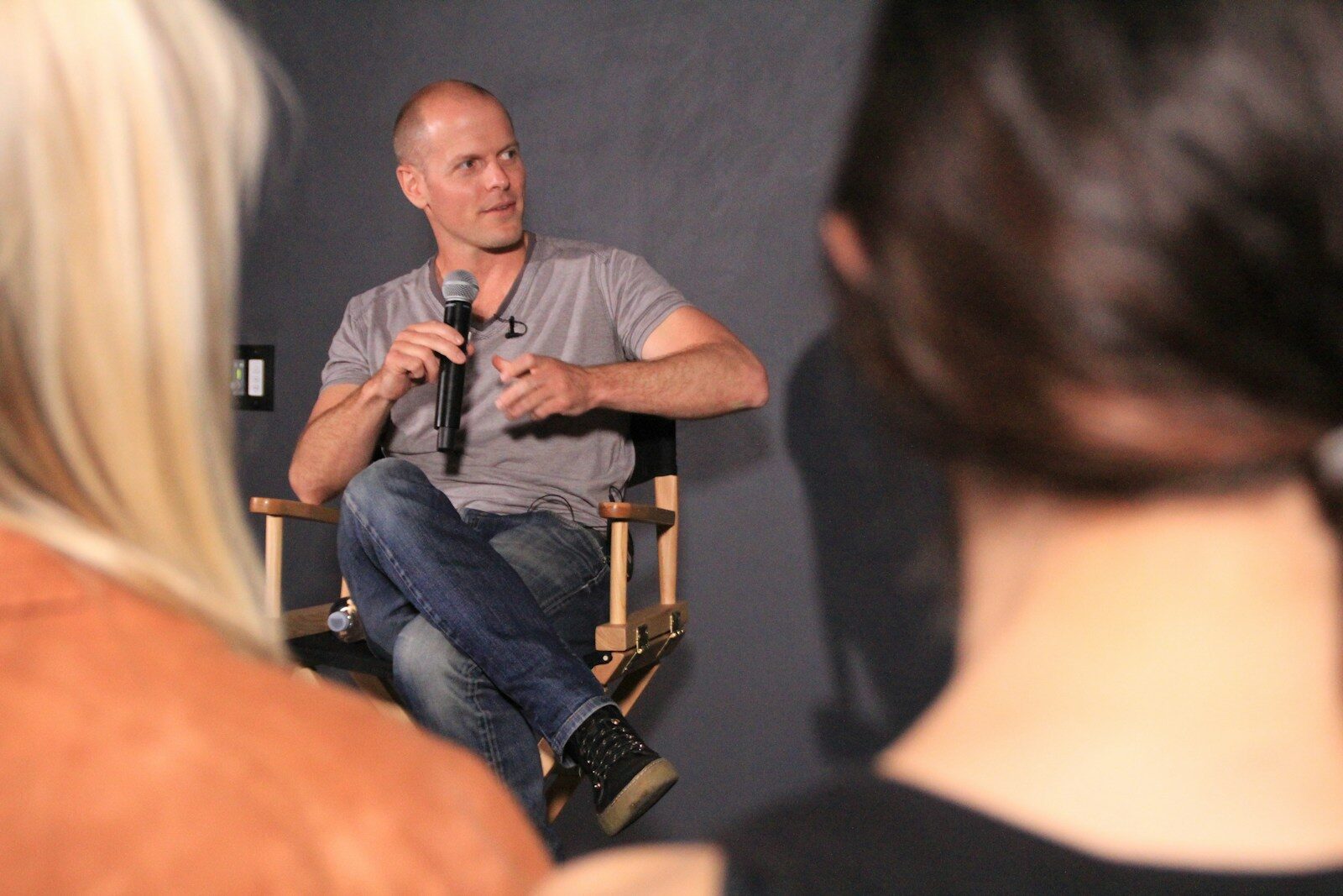 Photo by DIANE MARIE PASCUAL A guest teacher and acting coach teaching actors